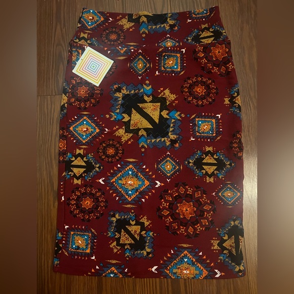 Jupe LuLaRoe Cassie Taille XS, Motif Aztèque Multicolore - NEUVE AVEC ÉTIQUETTES